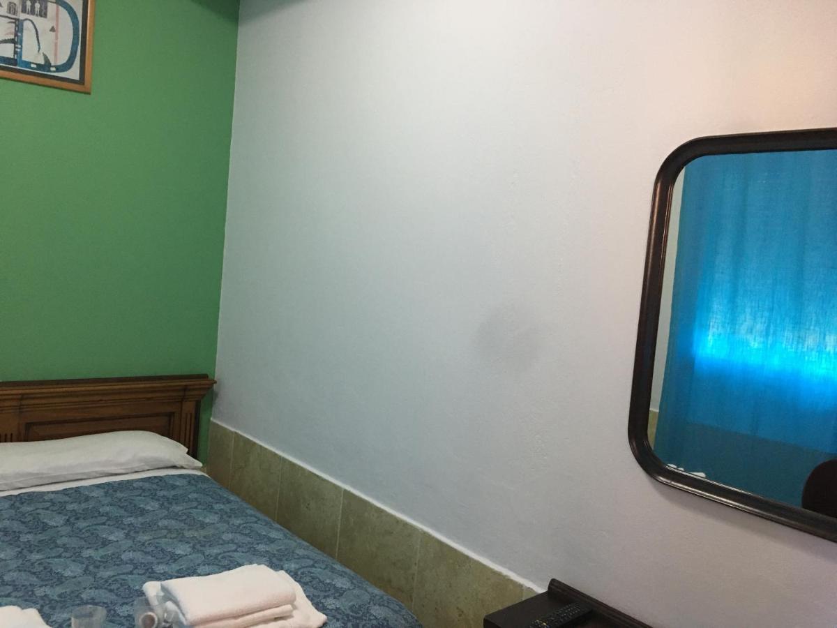 Hostal O Labrador Hotel O Hospital Kültér fotó